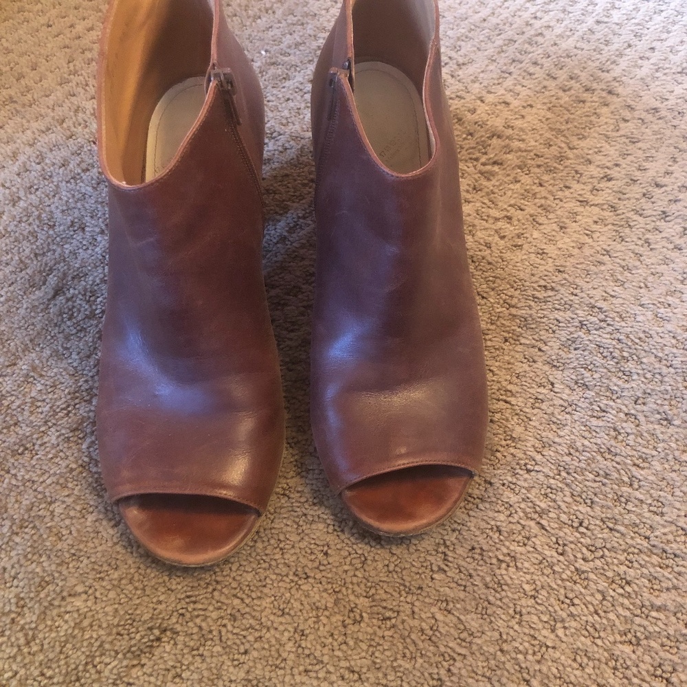 Women’s shoes